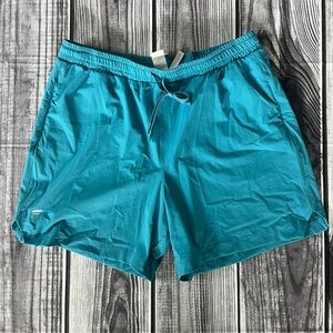 Women’s Fabletics shorts, size L, NWOT